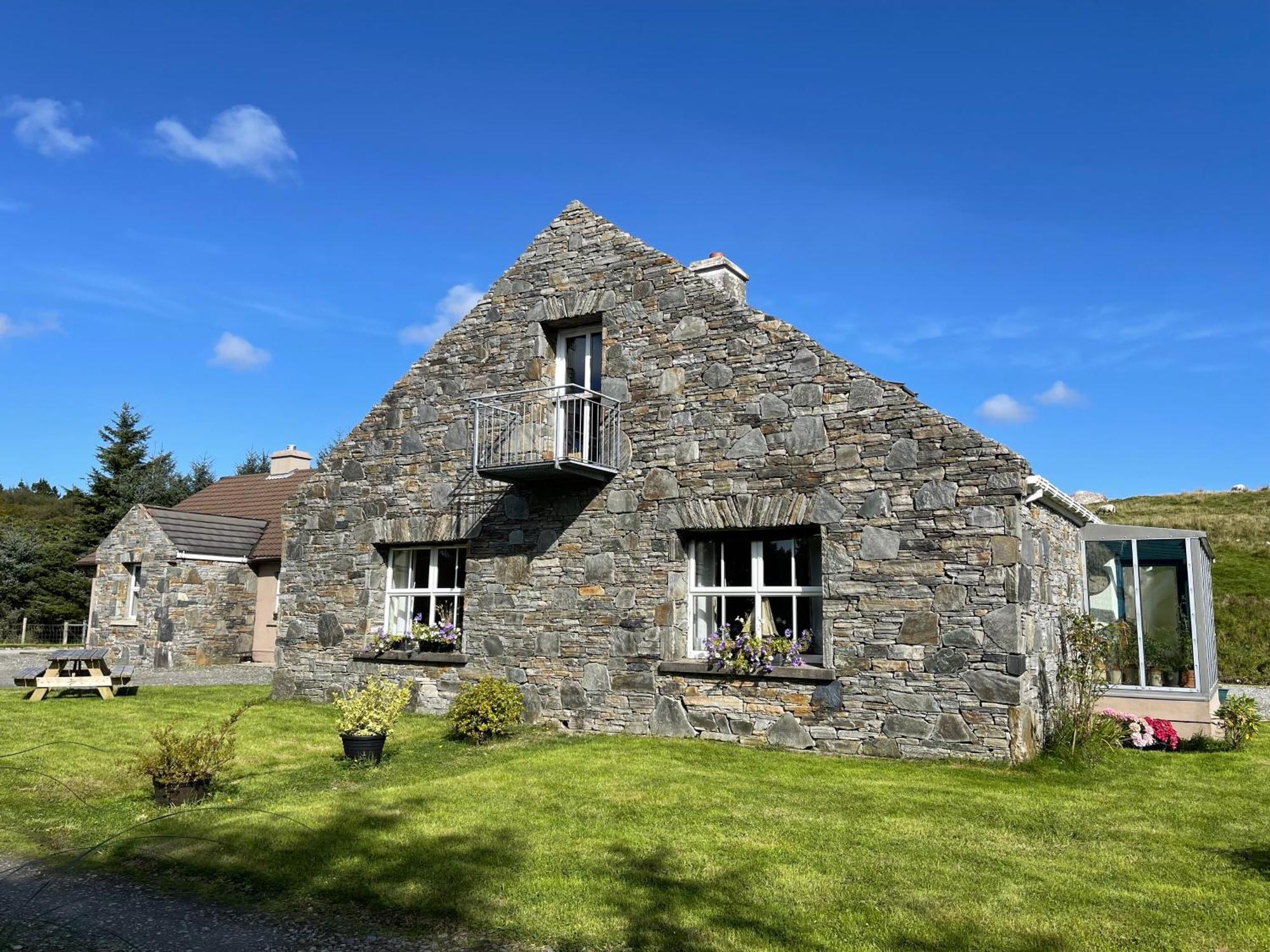 Shanakeever Farm - 2 Bedroom Apartment Clifden Extérieur photo